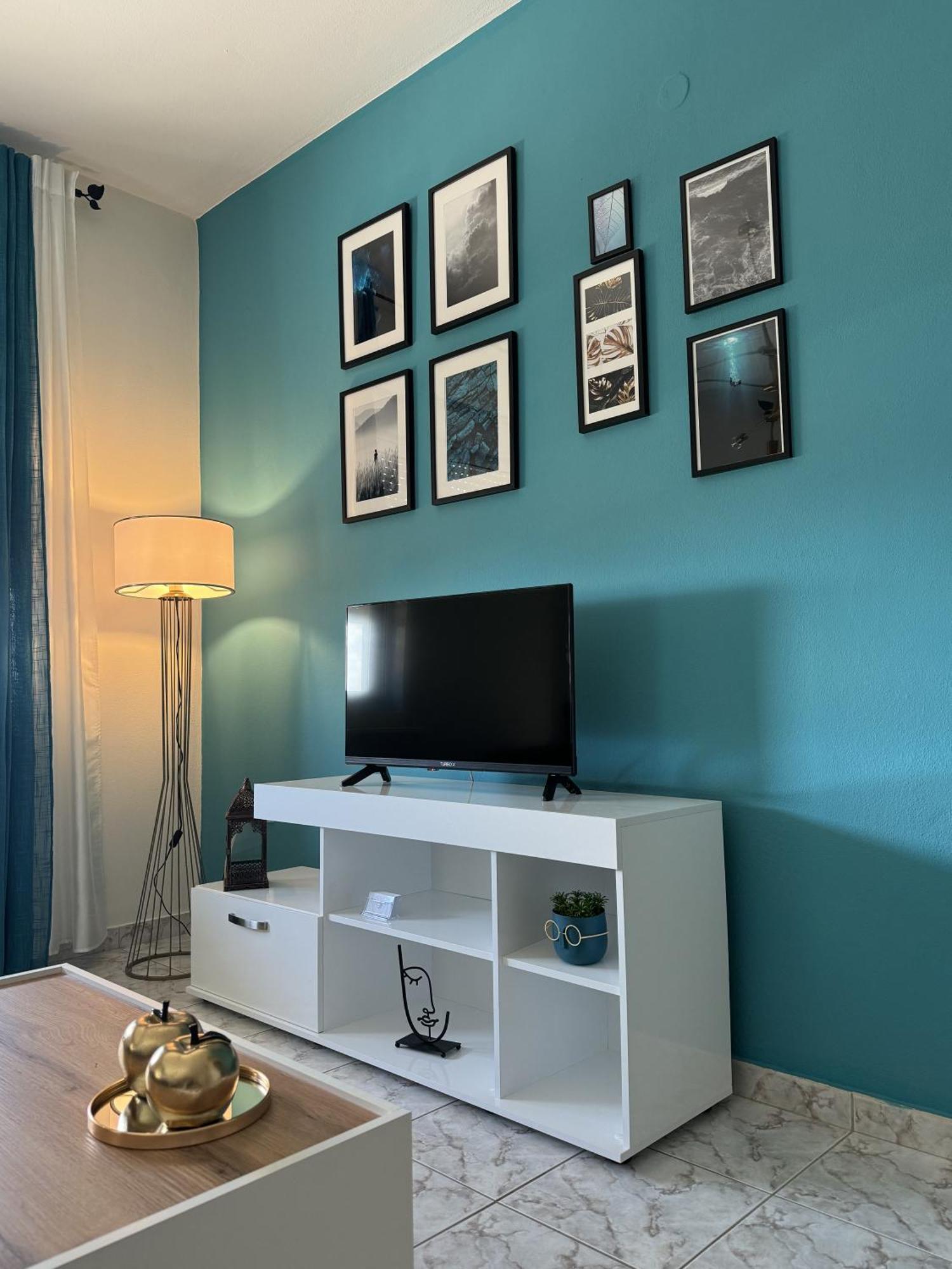 Apartment Blue Horizon Escape